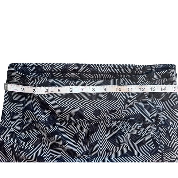 Lululemon Swift Speed High-Rise Tight 28" Leggings Size 10 Black/ White Chevron - Picture 3 of 6